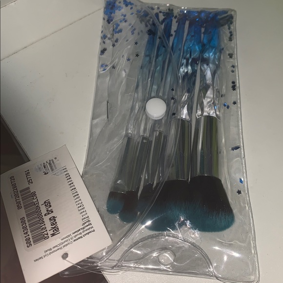 5 blue Ombre makeup brush set nwt - Picture 3 of 6
